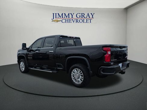 Used 2020 Chevrolet Silverado 2500 High Country w/ Z71 Off-Road Package AWD/4WD image 3