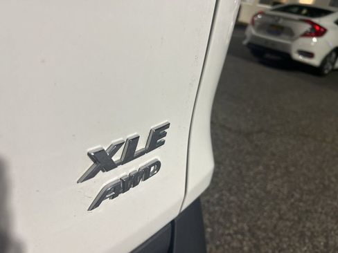 Used 2025 Toyota RAV4 XLE AWD/4WD image 9