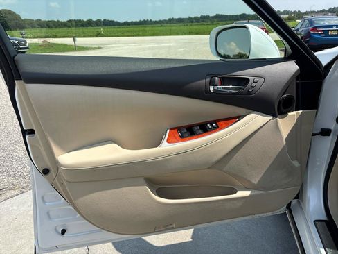 Used 2010 Lexus ES 350 FWD image 19