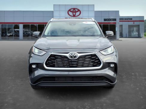 Certified 2023 Toyota Highlander L image 2