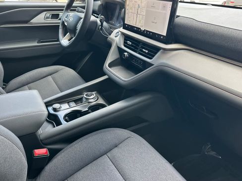 New 2026 Ford Explorer Active RWD image 18