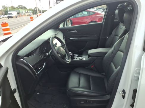 Certified 2023 Cadillac XT4 Luxury w/ Cold Weather Package FWD image 19