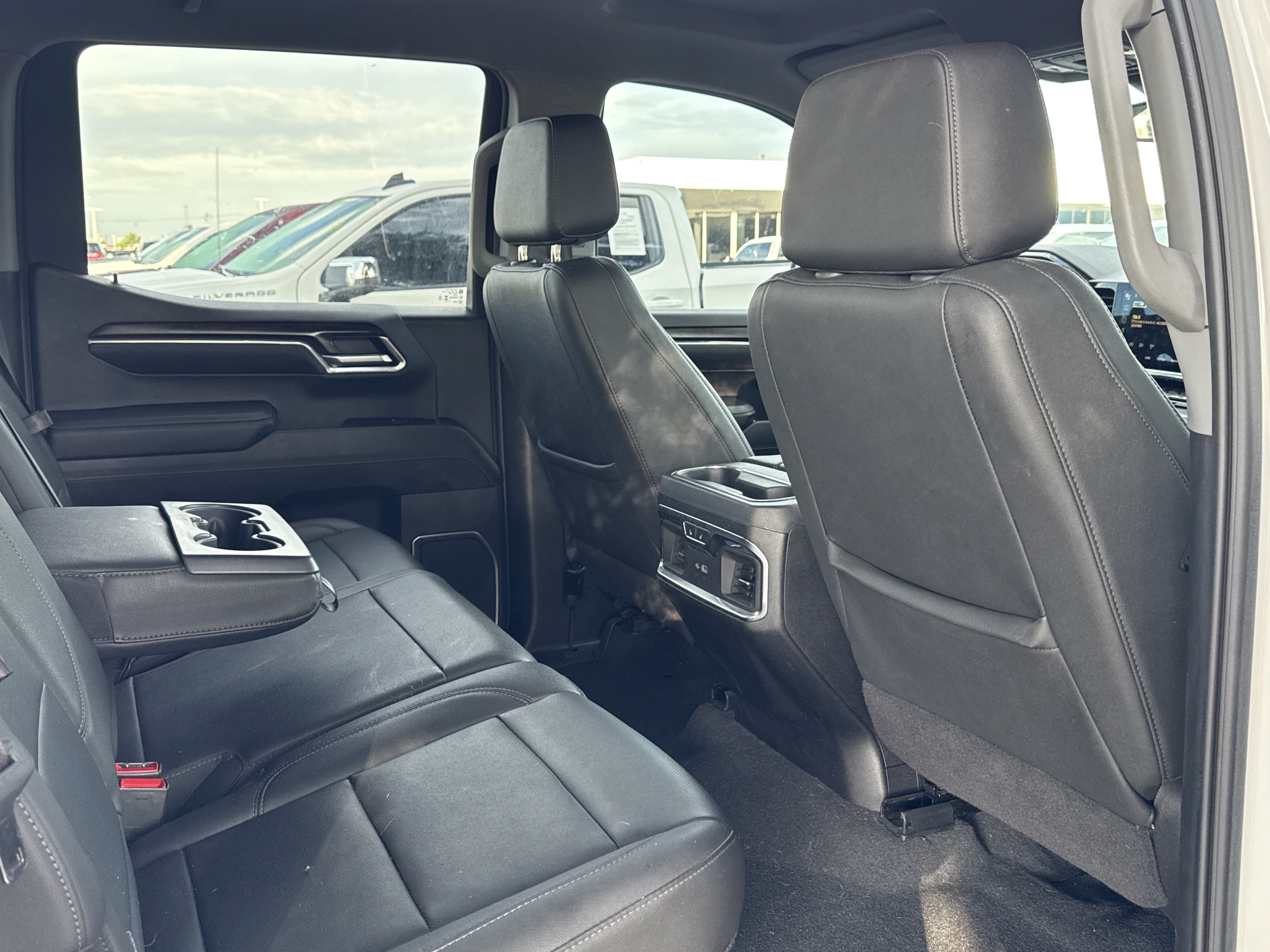Used 2024 GMC Sierra 1500 SLT RWD image 12
