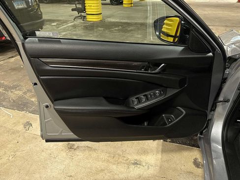 Used 2022 Honda Accord Sport image 29