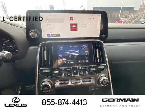 Used 2025 Lexus LX 700h F Sport image 18