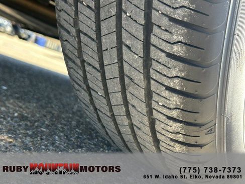 Used 2021 Toyota RAV4 XLE Premium image 27