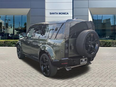 New 2026 Land Rover Defender 110 X-Dynamic SE AWD/4WD image 3