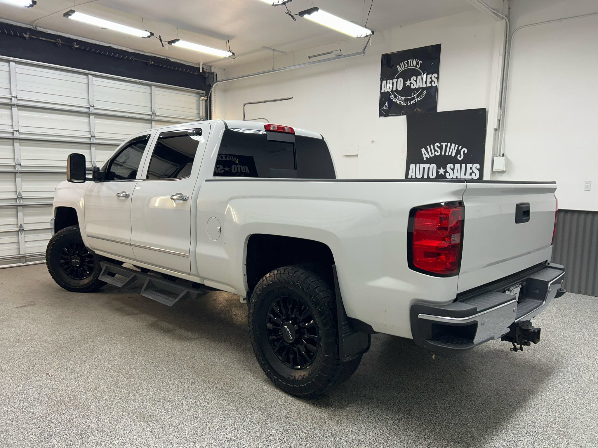 Used 2015 Chevrolet Silverado 2500 LTZ AWD/4WD image 4