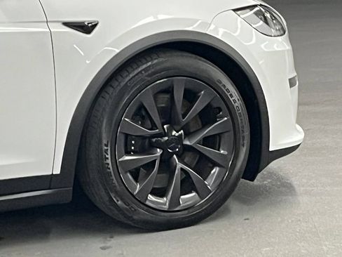 Used 2023 Tesla Model X AWD/4WD image 42