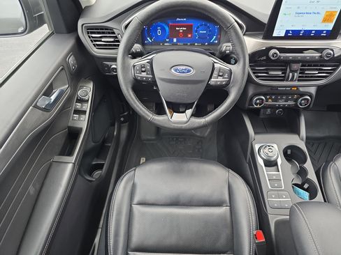 Used 2021 Ford Escape Titanium image 12