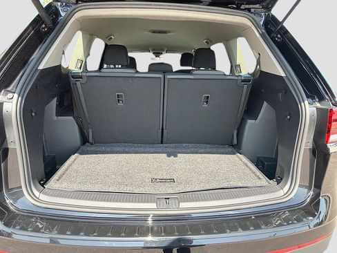Used 2026 Volkswagen Atlas SE FWD image 11
