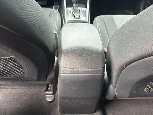 Used 2017 Hyundai Elantra GT FWD image 28