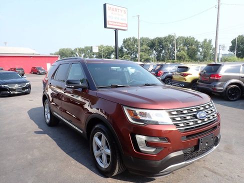 Used 2016 Ford Explorer XLT w/ Equipment Group 202A AWD/4WD image 1