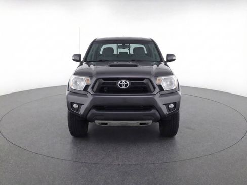 Used 2025 Toyota Tacoma TRD Off-Road image 2