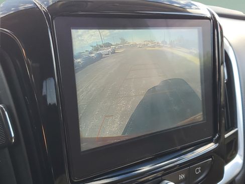 Used 2018 Chevrolet Traverse LT FWD image 26
