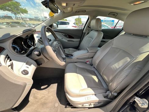 Used 2011 Buick LaCrosse CXL FWD image 18