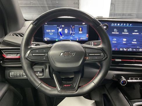 Used 2024 Chevrolet Silverado EV RST AWD/4WD image 17