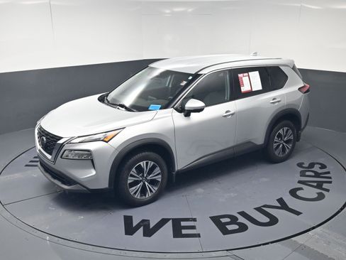 Used 2021 Nissan Rogue SV image 20