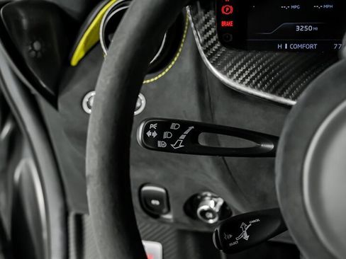 Used 2024 McLaren 750S Spider RWD image 31