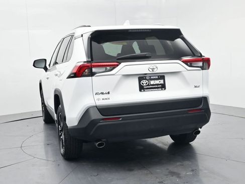 Used 2024 Toyota RAV4 XLE FWD image 6