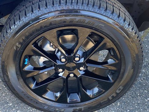 Used 2022 Jeep Wrangler Unlimited Sahara w/ Cold Weather Group image 27