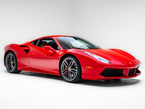 Used 2018 Ferrari 488 GTB RWD image 9