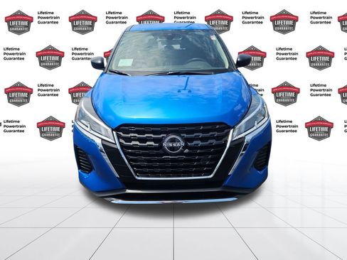 Certified 2025 Nissan Kicks Play S image 4