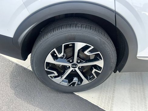 Certified 2024 Kia Sportage EX AWD/4WD image 9