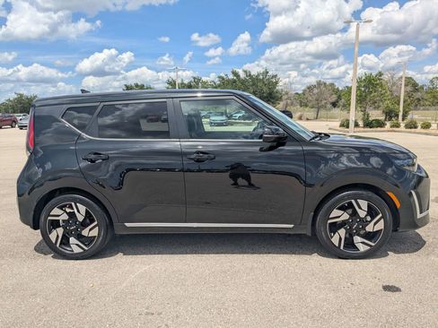 Certified 2023 Kia Soul GT-Line FWD image 4