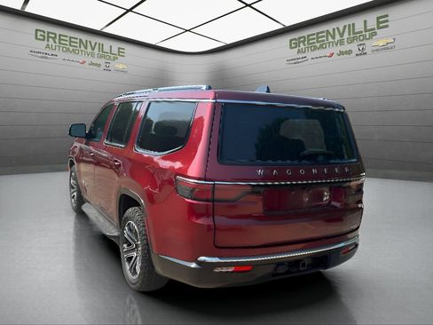 Used 2024 Jeep Wagoneer Series II w/ Flexible Seating Group AWD/4WD image 8