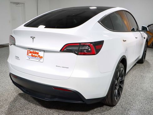Used 2023 Tesla Model Y Long Range image 7