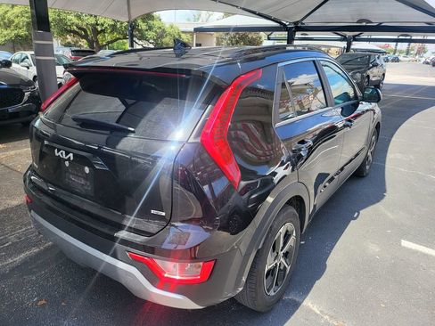 Used 2025 Kia Niro LX FWD image 8