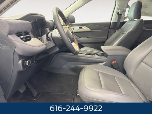 New 2026 Ford Explorer Active w/ Active Comfort Package AWD/4WD image 7