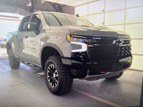 Used 2024 Chevrolet Silverado 1500 ZR2 w/ Technology Package AWD/4WD image 1