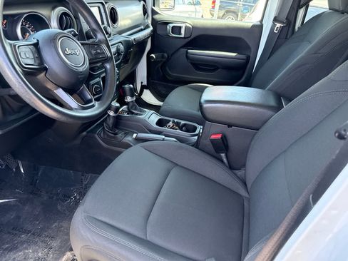 Used 2021 Jeep Wrangler Unlimited Sport AWD/4WD image 25