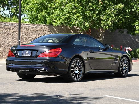 Used 2018 Mercedes-Benz SL 550 image 7