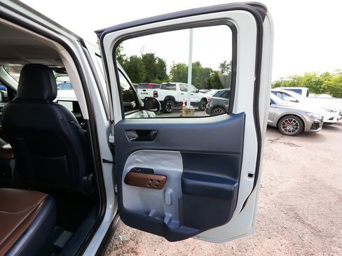 Used 2023 Ford Maverick Lariat w/ Lariat Luxury Package AWD/4WD image 15