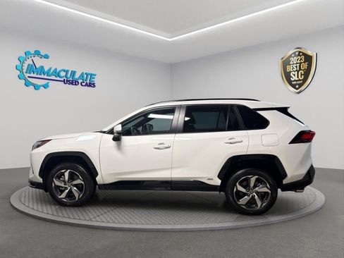 Used 2025 Toyota RAV4 SE image 2