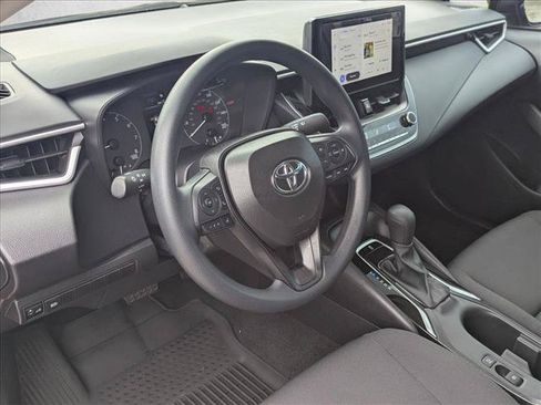 Used 2025 Toyota Corolla LE FWD image 10