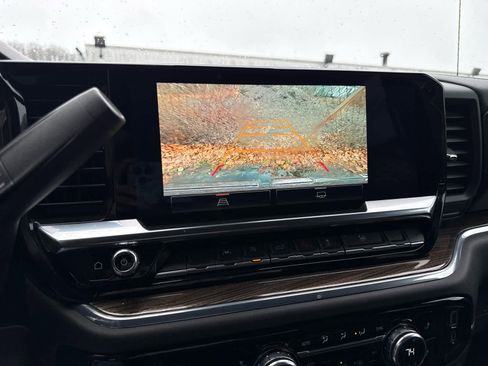 Used 2024 GMC Sierra 1500 Elevation image 16