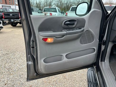 Used 2002 Ford F150 XLT image 14