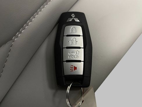 New 2025 Mitsubishi Outlander SEL image 34