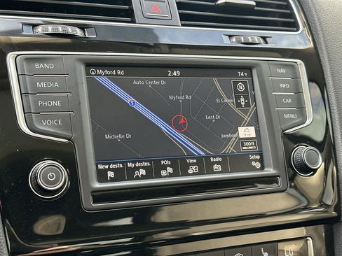 Used 2017 Volkswagen Golf SEL image 17