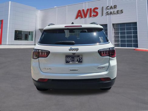Used 2025 Jeep Compass Latitude w/ Sun & Sound Group AWD/4WD image 7