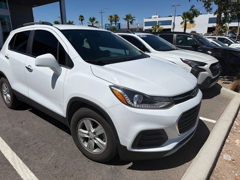 Used 2020 Chevrolet Trax LT w/ Driver Confidence Package FWD image 8