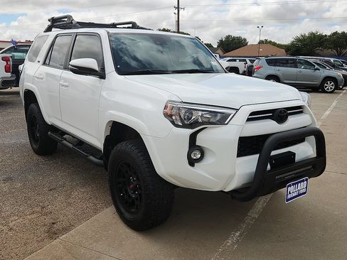 Used 2023 Toyota 4Runner SR5 Premium w/ Moonroof Package AWD/4WD image 4