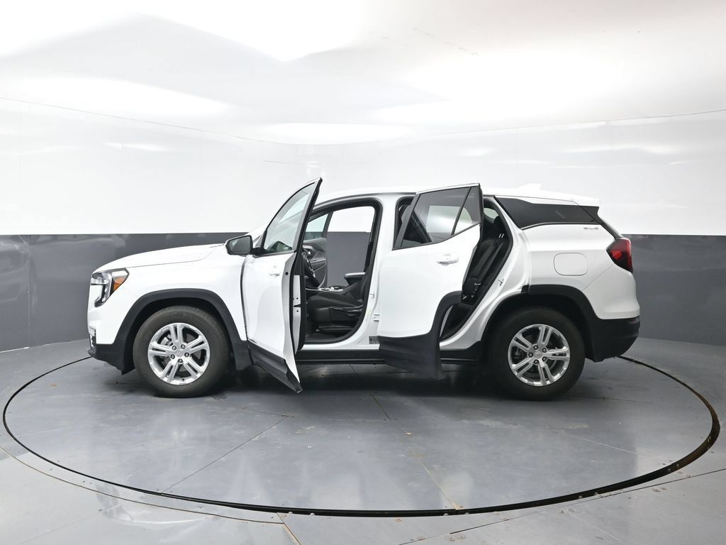 Used 2024 GMC Terrain SLE FWD image 56