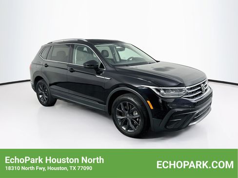 Used 2023 Volkswagen Tiguan SE FWD image 1
