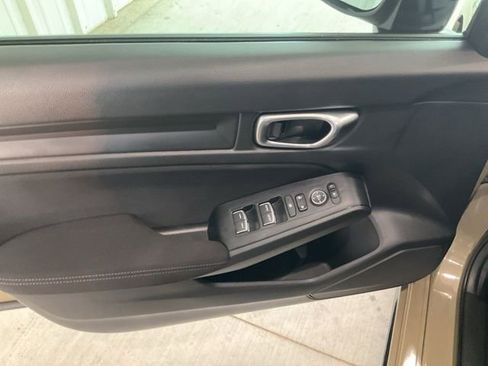Used 2025 Honda Civic Sport image 4