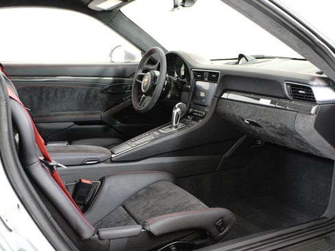 Used 2018 Porsche 911 GT2 RS RWD image 30